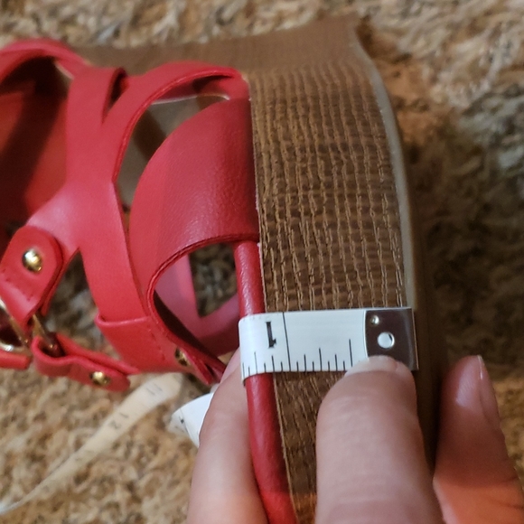 Guess, Sandal 👡, Size 8.5, Color Red. - Picture 9 of 9